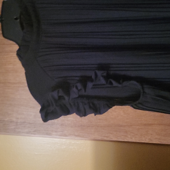 Top - Picture 2 of 4